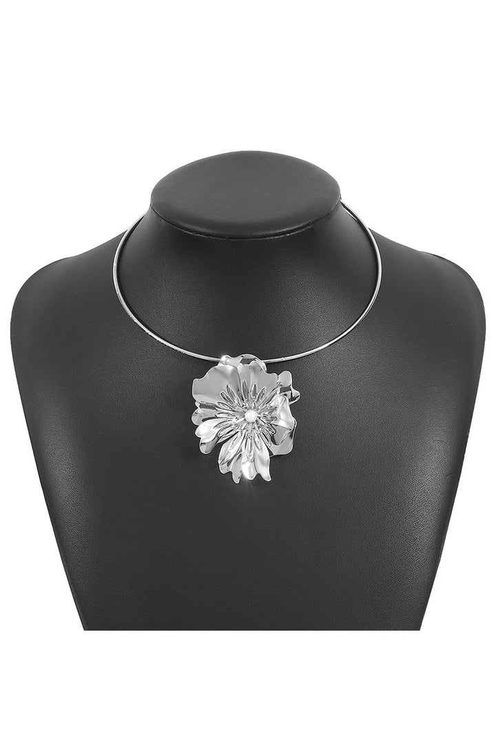 Metal Pearl Flower Collar Necklace
