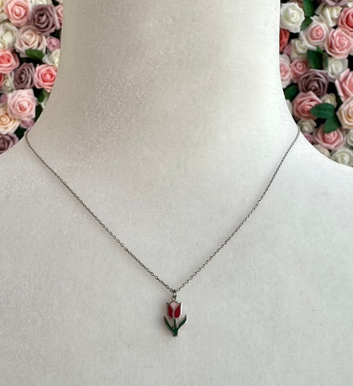 Dainty tulip pendant necklace