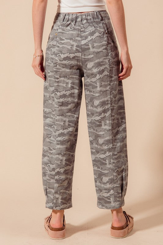 CAMOUFLAGE PRINT DENIM MID RISE WIDE LEG BARREL SHAPE PANTS
